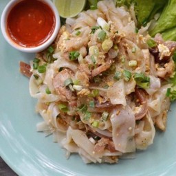 ก๋วยเตี๋ยวคั่วไก่