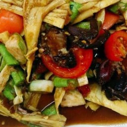 ตำหน่อไม้