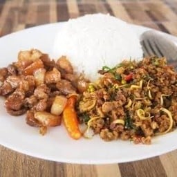 ข้าวราด คั่วกลิ้ง+หมูหวาน