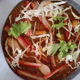 พิซซ่าข้าวซอยน้อย  (หน้าไส้กรอกปูอัด)