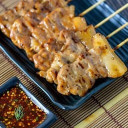 ชุดหมูปิ้งโบราณไม้เล็ก( ติดมัน)10 ไม้