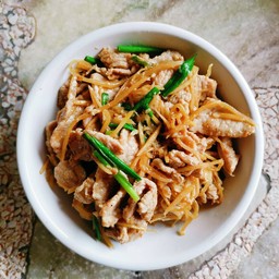 ข้าวราดผัดขิง