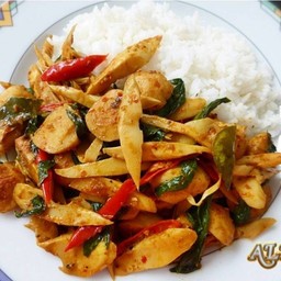 หน่อไม้เหลืองผัดพริกแกง ข้าวคลุก