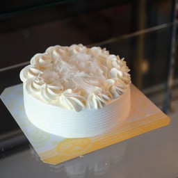 เค้กมะพร้าวนมสด ครึ่งปอนด์