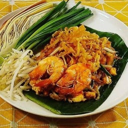 คานาอัน เป็ดย่าง      ผัดไทโบราณ  อาหรตามสั่ง คานาอัน  เป็ดย่าง ผัดไทโบราณ อาหารตามสั่ง