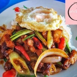 ผัดน้ำพริกเผา ราดข้าว