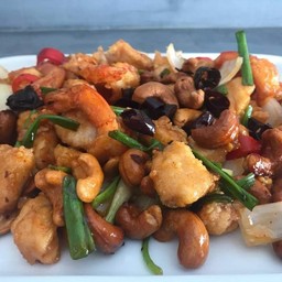 ปลาช่อนผัดเม็ดมะม่วง