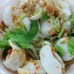 ร้านลูกชิ้นปลาเยาวราชของแท้ น้ำจิ้มสุดแซ่บสูตรดั้งเดิม