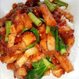 แม่เหรียญ หมูกรอบหางระเบิด สาขาบางปะอิน