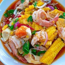 ยำกุ้งสดใส่ข้าวโพดปลาร้า
