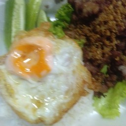 ทอดกระเทียมราดข้าว