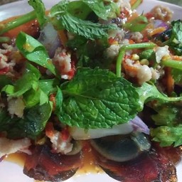 ยำใข่เยี่ยวม้า