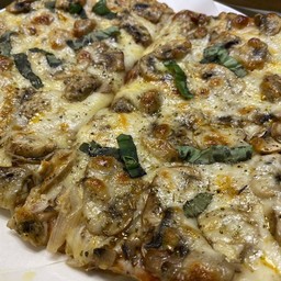 Mushroom Cheese Pizza