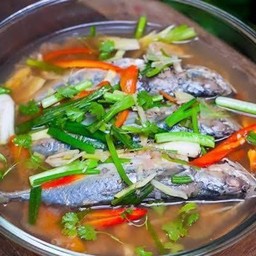 ต้มยำปลาทูใบมะขามอ่อน