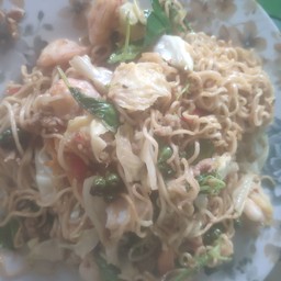 มาม่าผัดขี้เมา(หมู)