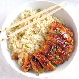 ข้าวหน้าไก่ทอดซอสเทอริยากิ (ข้าวไทยแต่ซอสญี่ปุ่น)