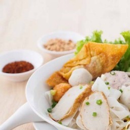 ต้มยำลูกชิ้นปลาพิเศษ(3*)(SP)