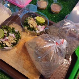 กุ้งเต้น...โด่ดิดง สาขาถนนคนเดินสันกำแพง ถนนคนเดินสันกำแพง