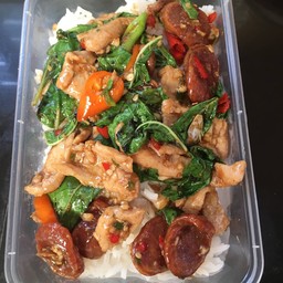 ข้าวกะเพรา หมูสับ กุนเชียง