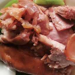 ขาหมูเปล่าเป็นกับข้าว