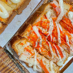 ปังแผ่นปูอัดน้ำสลัดไข่กุ้ง.