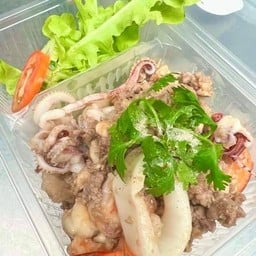 กระเทียมรวมมิตร(กับข้าว)