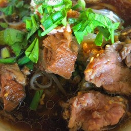 ก๋วยเตี๋ยวเนื้อตุ๋น