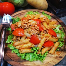 มักโรนีซอสหมูสับ