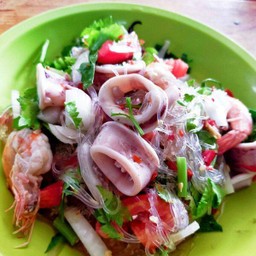 ยำวุ้นเส้นทะเล