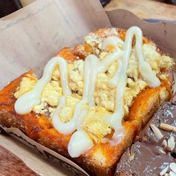 ปังแผ่นหมูหยอง-ไก่หยอง มายองเนส