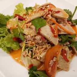 ยำมาม่าหมูยอหมูสับ