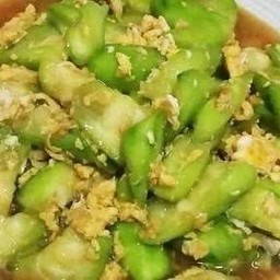 บวบผัดไข่กับข้าว