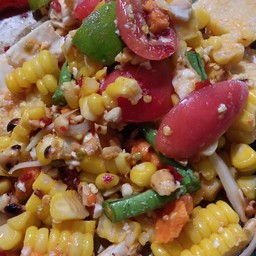 ตำไทยข้าวโพดไข่เค็ม