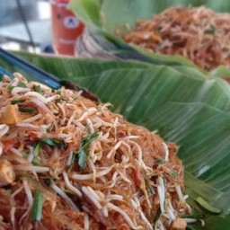 ผัดไทโบราญคุณจ๋า(ลำพูน) เชียงใหม่