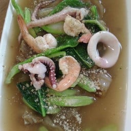 หมูทอด-ไก่ทอด โรงพยาบาลราชธานี