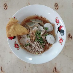 ก๋วยเตี๋ยวเนื้อตุ๋น-หมูตุ๋นต้มยำโบราณ-ลูกชิ้นเนื้อย่าง  ต.ต้น คลอง5