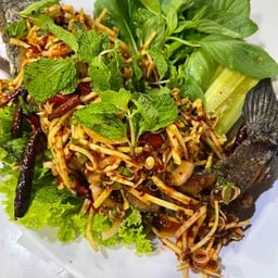 ปลาช่อนทอดยำ