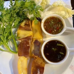 ลูกชิ้นปิ้งปลาหมึกย่างเจ้สุ