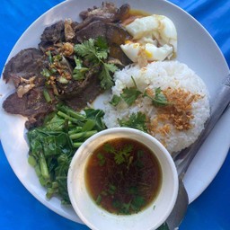 กระเพราหมูตุ๋น