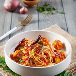 สปาเก็ตตี้ลาบแซลมอนทอด