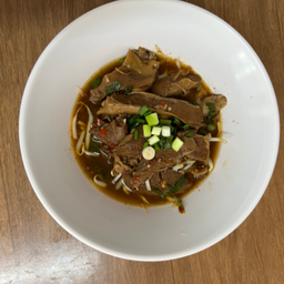 ก๋วยเตี๋ยวหมูตุ๋นน้ำตก