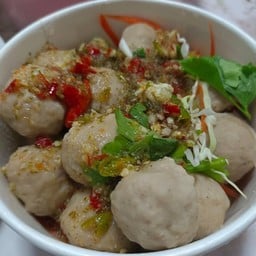ลูกชิ้นปั้นสด น้ำยำซีฟู้ดมะนาว ชุดเล็ก