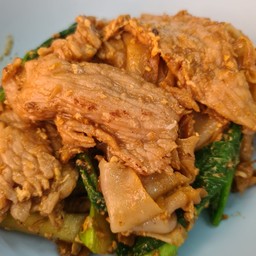 ผัดชีอั้วเส้นใหญ่