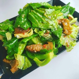 ผัดแขนงไฟแดง