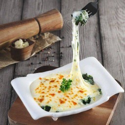 ผักโขมอบชีส