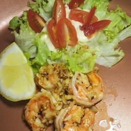 สลัดสเต็กกุ้ง กระเทียมหม่าล่า