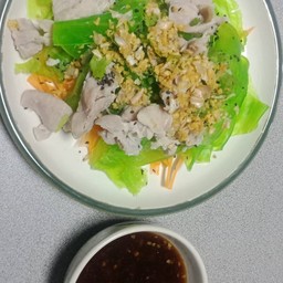 ยำเซี่ยงไฮ้สูตรเด็ดของร้าน