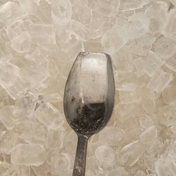 น้ำแข็งก้อน