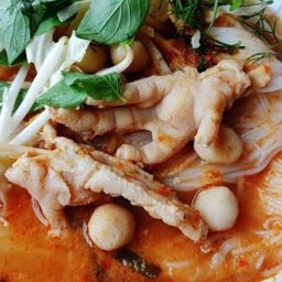 ขนมจีนป่าตีนไก่