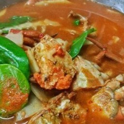 แกงส้มปูทะเลไข่